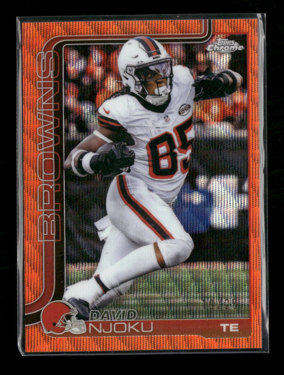 2025 Topps Chrome Orange Refractor David Njoku #/25 #69