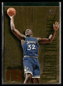 1995-96 SkyBox Premium Larger Than Life Shaquille O'Neal #L7