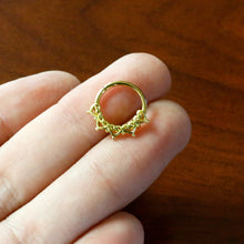 16G 3/8 Gold Tone Filigree Hearts Hinged Segment Ring