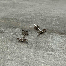 20G ASTM F-136 Implant Grade Titanium Fashion Feathers Stud Earrings