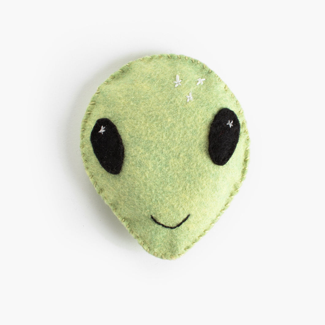 Elna the Peaceful Alien